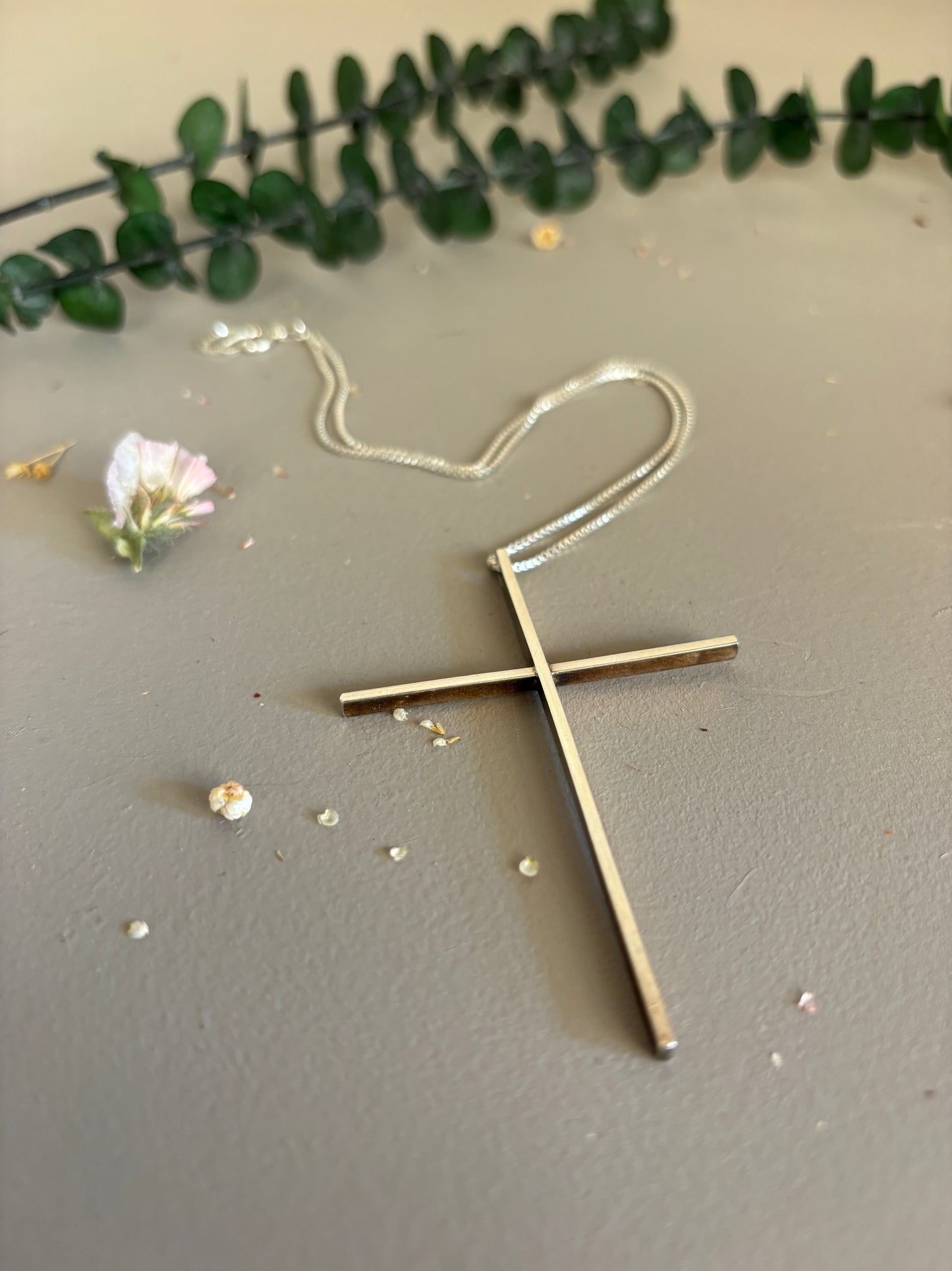 Cruz XL de plata con cadena veneciana