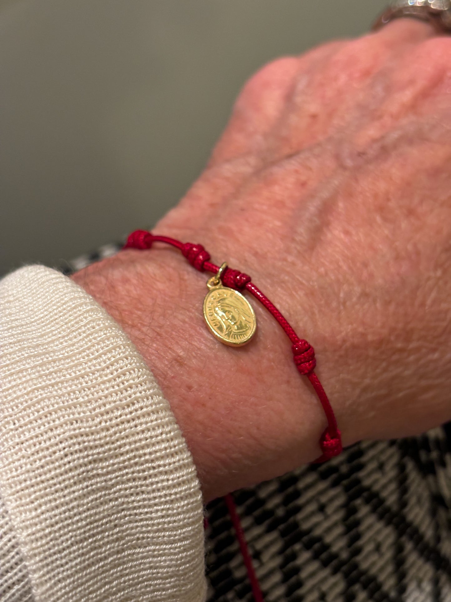 Virgen Medjugorje en Oro 18k