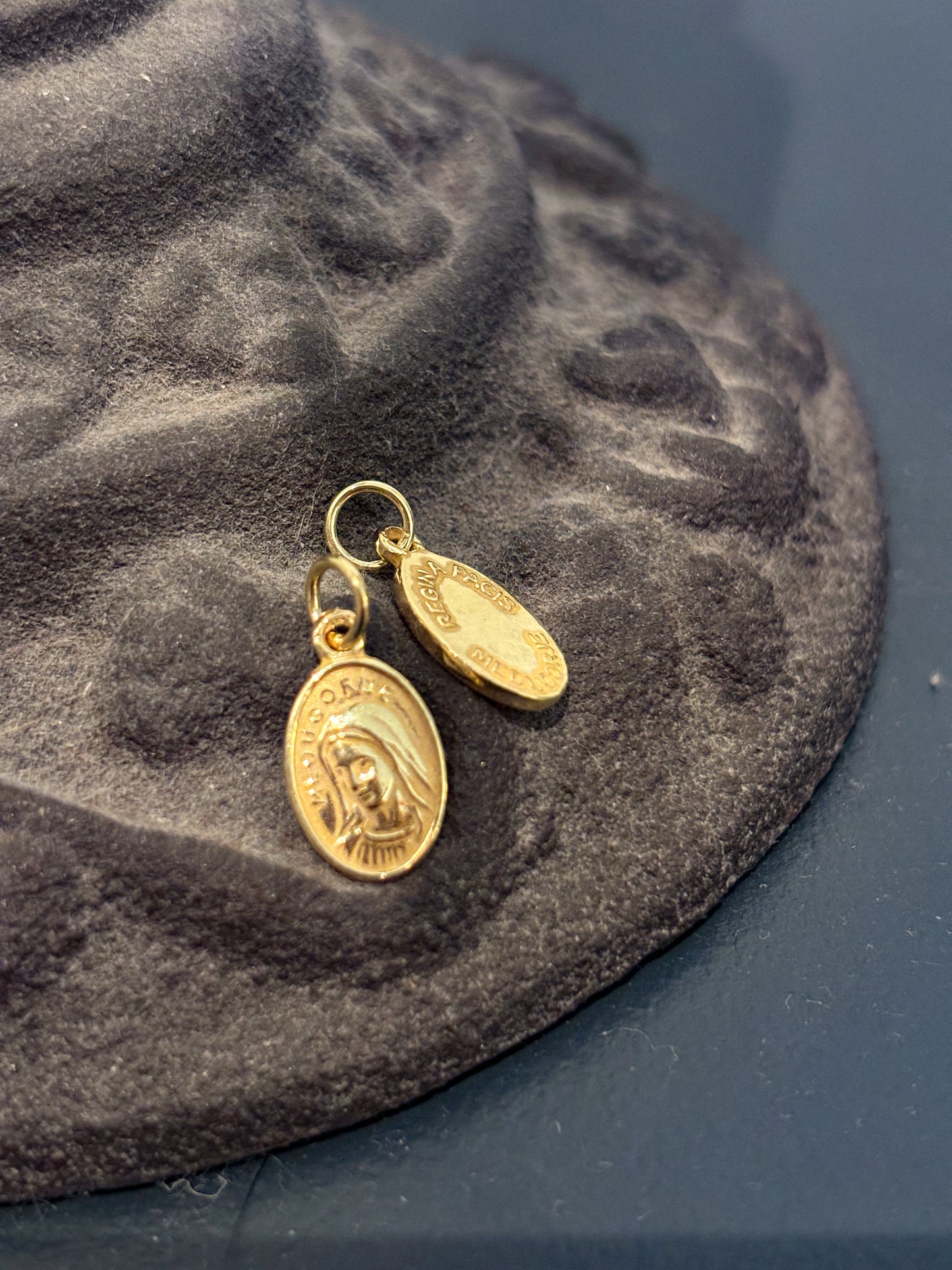 Virgen Medjugorje en Oro 18k