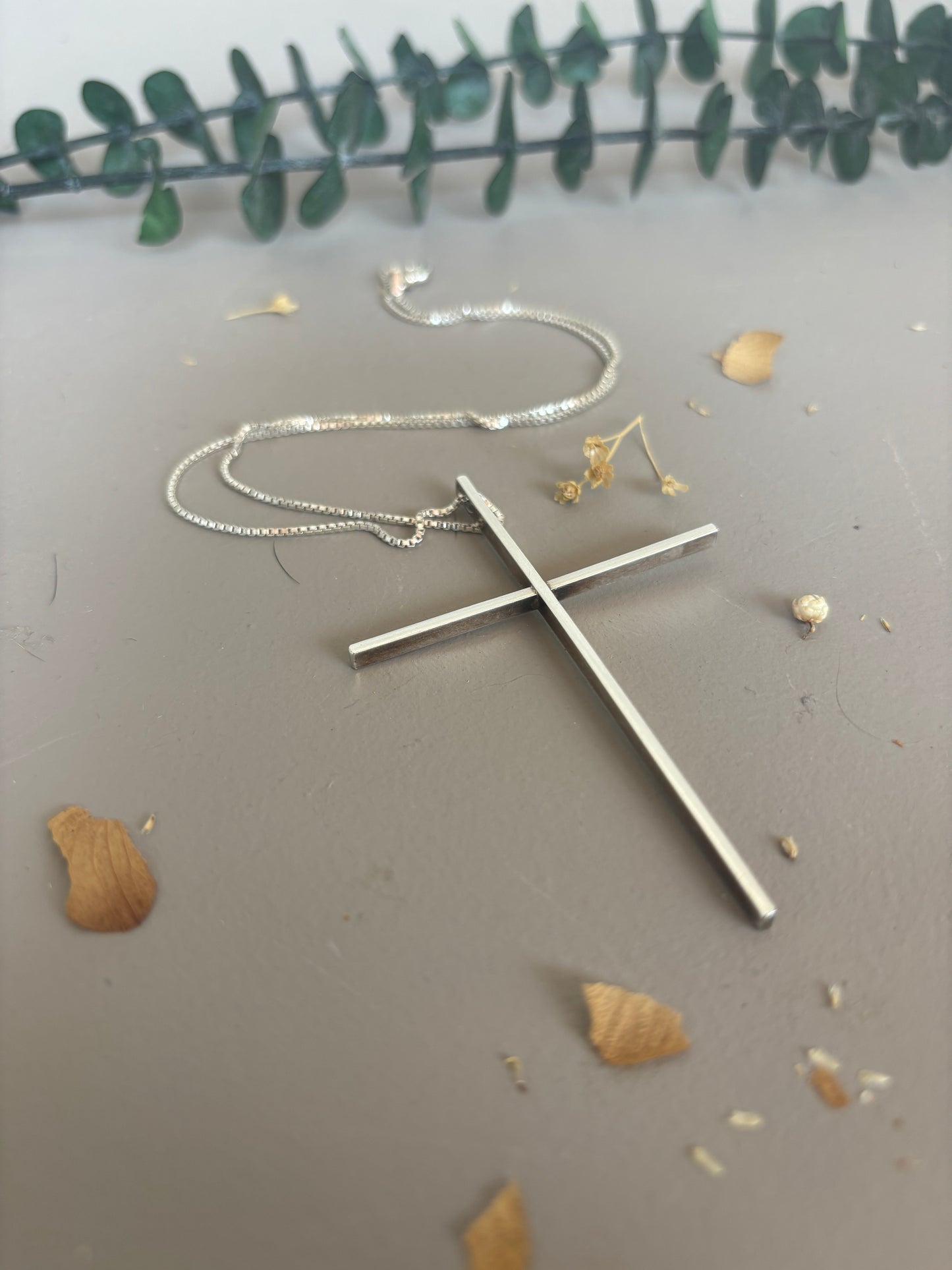 Cruz XL de plata con cadena veneciana