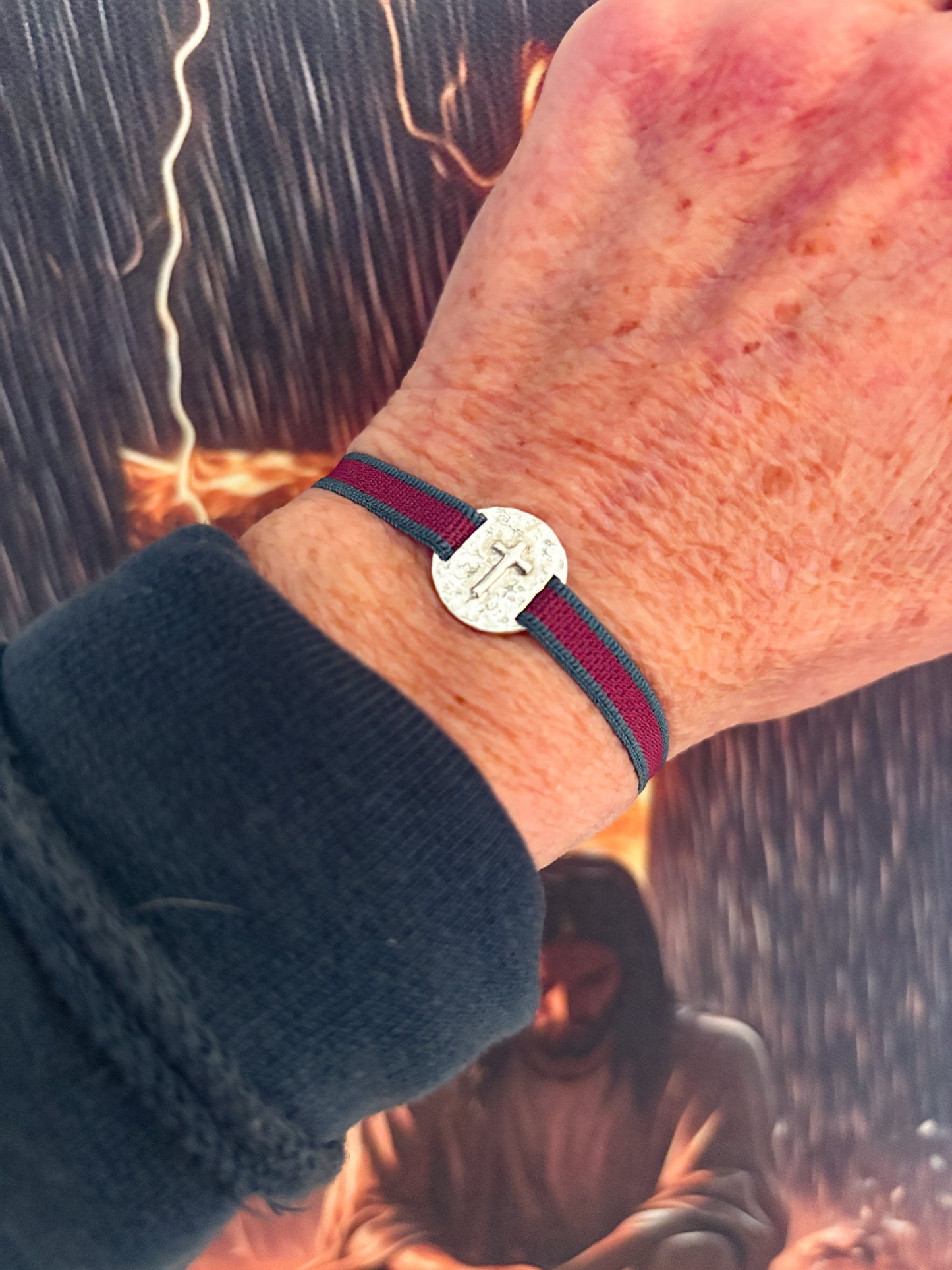 Medalla de plata con Cruz en Relieve