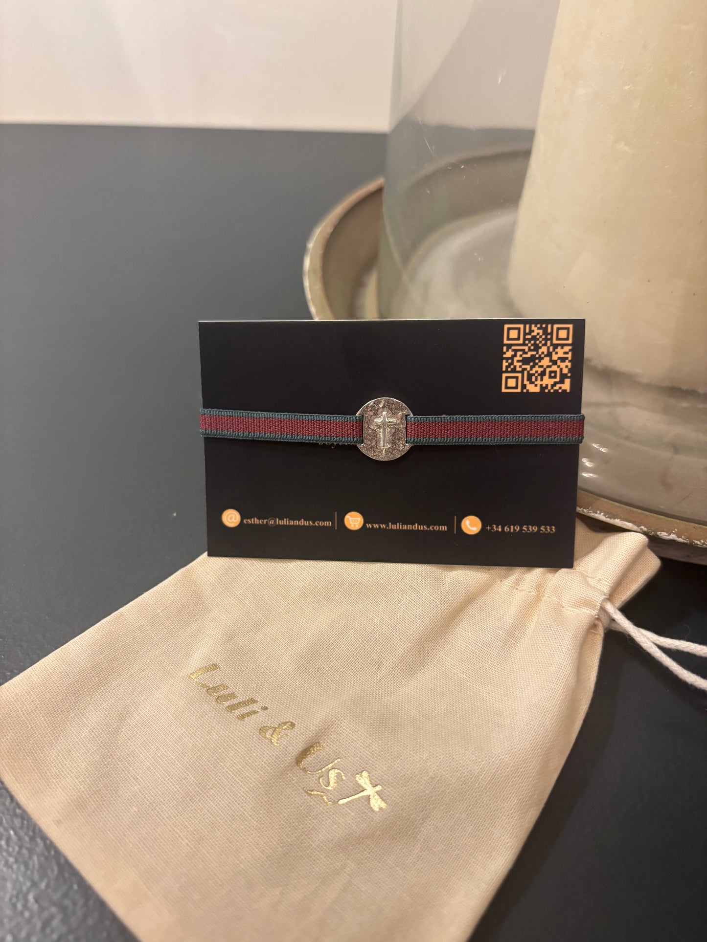 Medalla de plata con Cruz en Relieve