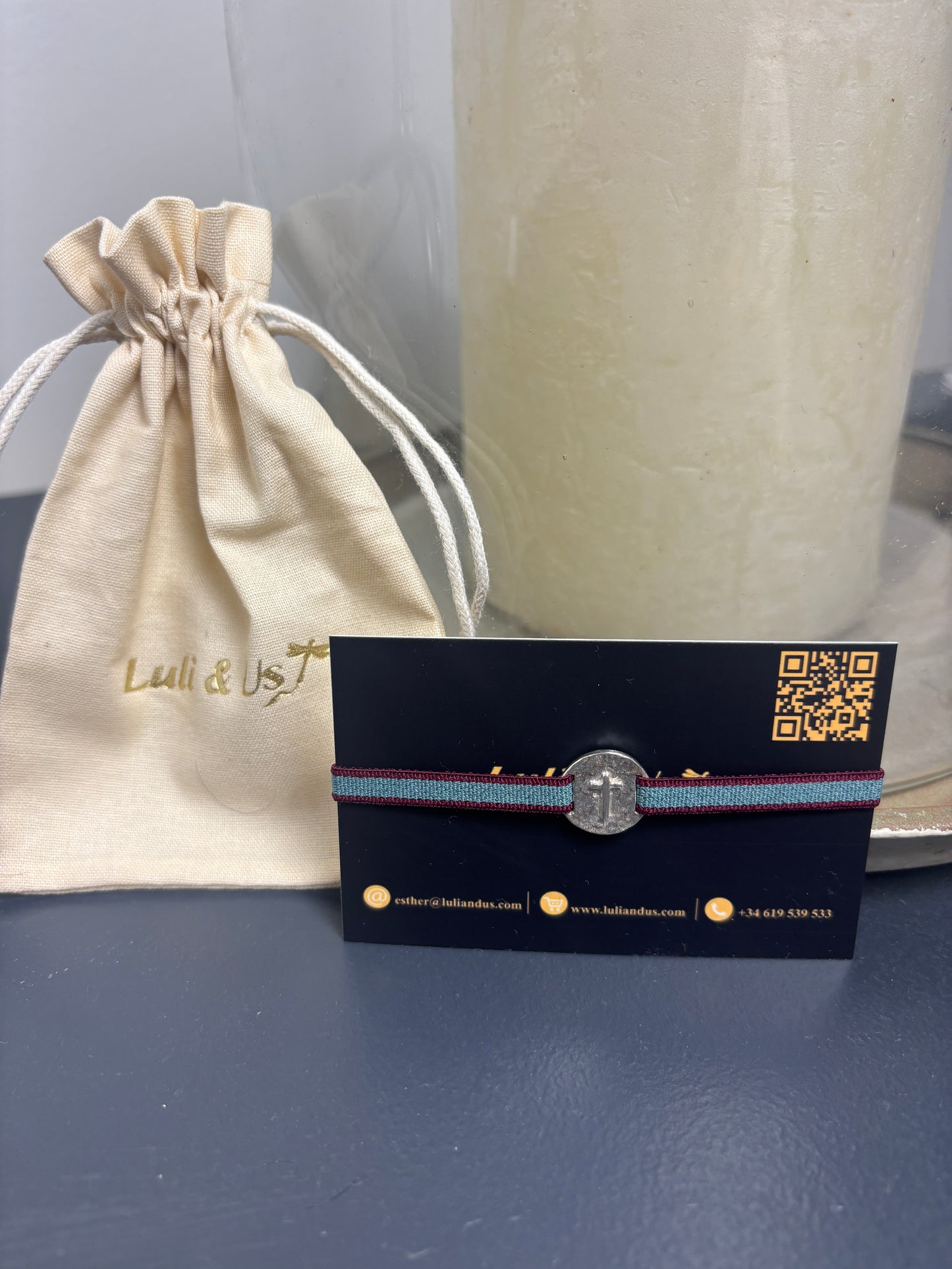 Medalla de plata con Cruz en Relieve