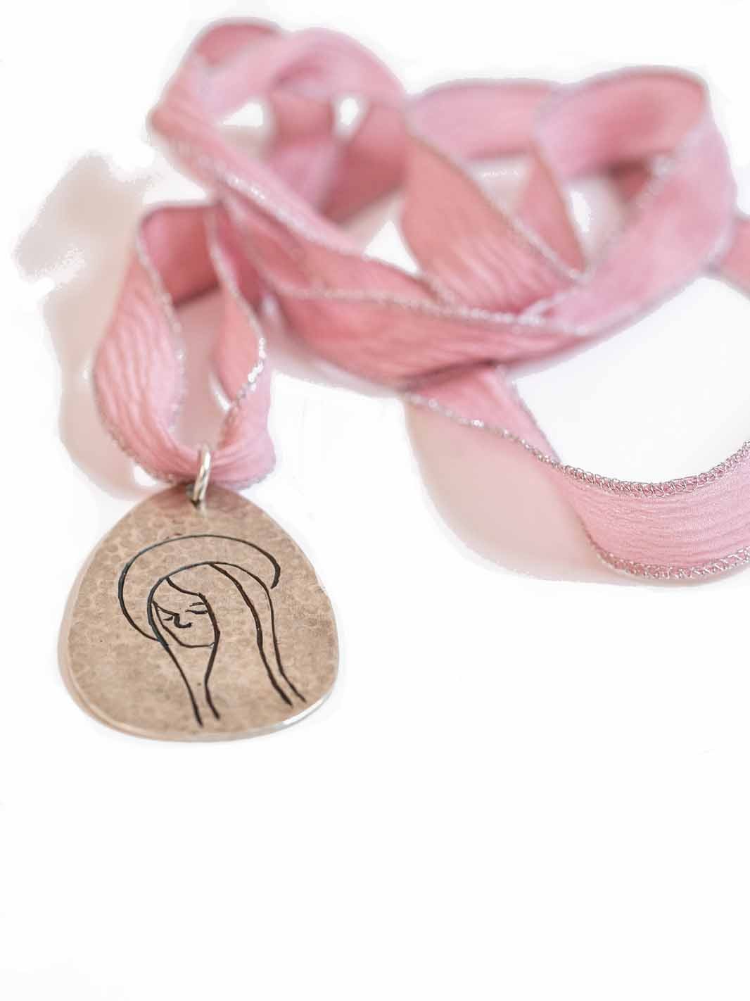 Lágrima Cuna con seda rosa