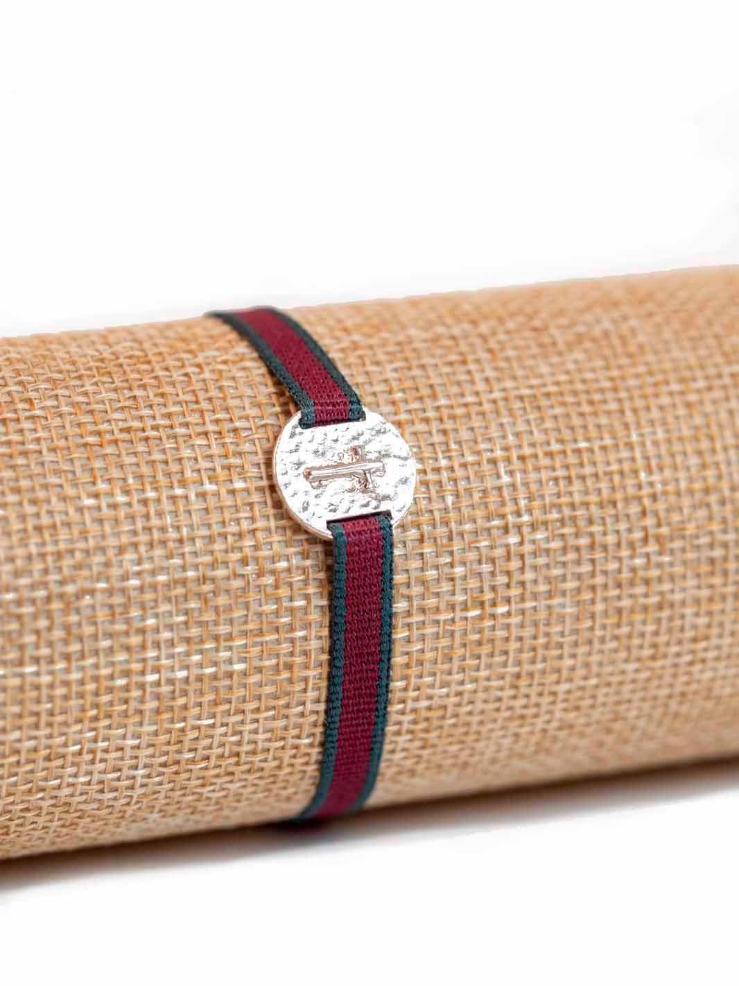 Medalla de plata con Cruz en Relieve