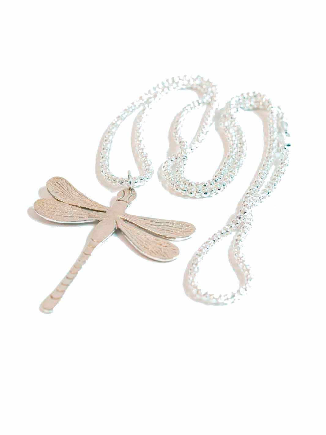 Libélula Xl de plata con cadena