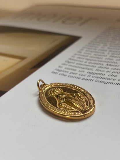 Medallón Virgen Milagrosa de plata bañada en Oro 18k